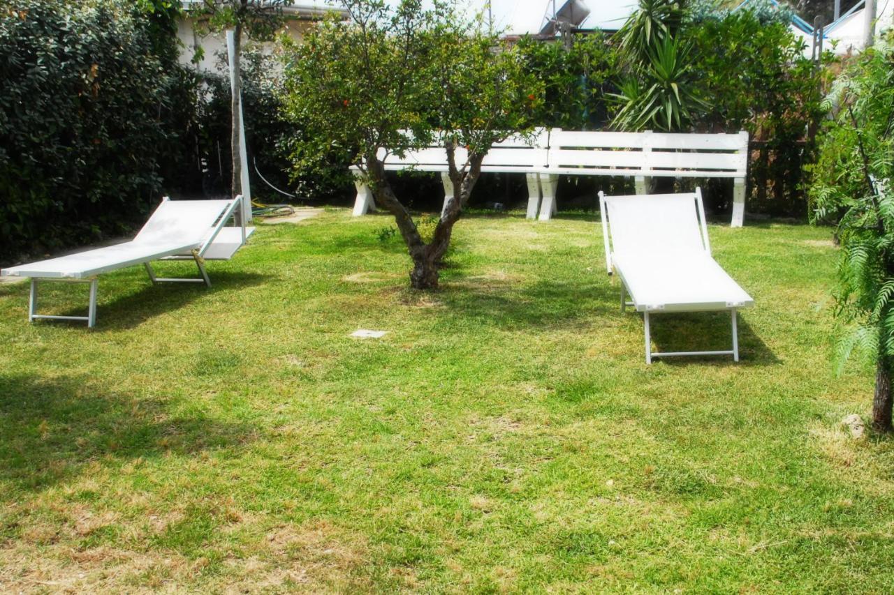 Hotel Marechiaro Paestum Exterior foto